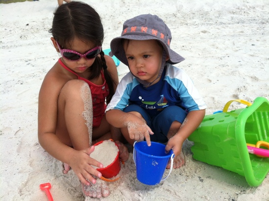 Red for Yaya (with sand), Blue for Adik (he wants more water in it)