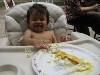 I love to play with cake!!