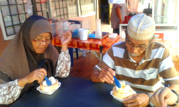Opah and Atok with ice cream